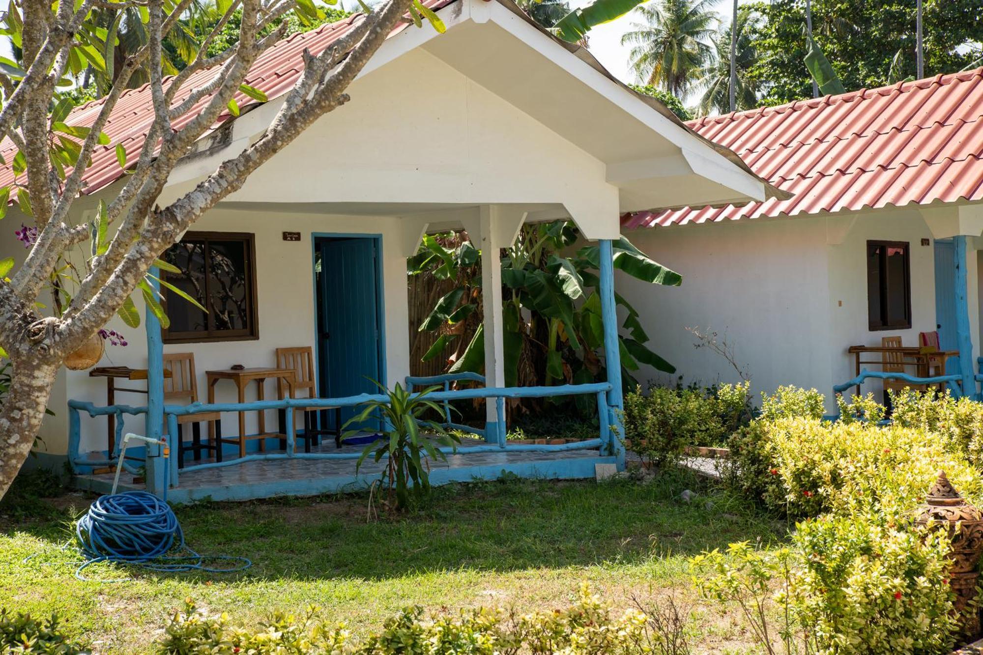 Isara Lanta Beach Resort Ko Lanta Kültér fotó