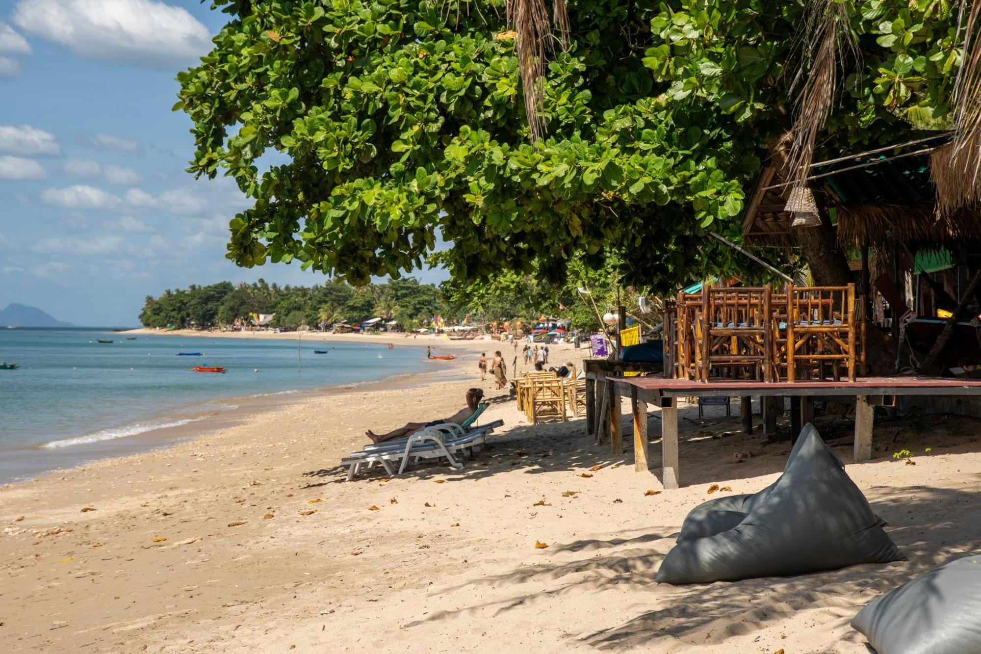 Isara Lanta Beach Resort Ko Lanta Kültér fotó